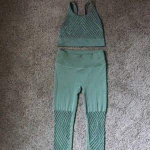 Victoria’s Secret Workout leggings & matching bra